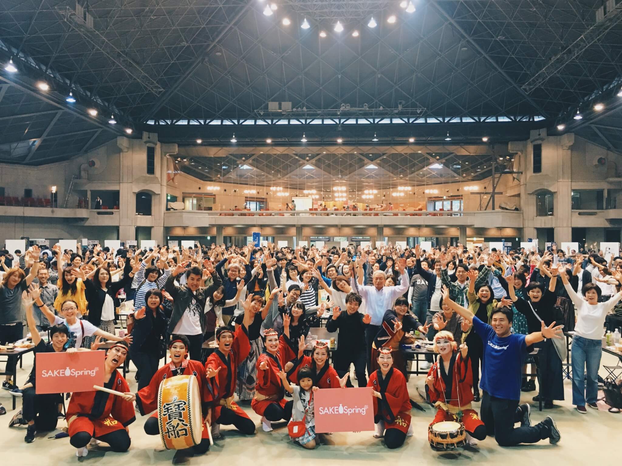 寶船が企業イベントで阿波踊りパフォーマンスを披露している様子